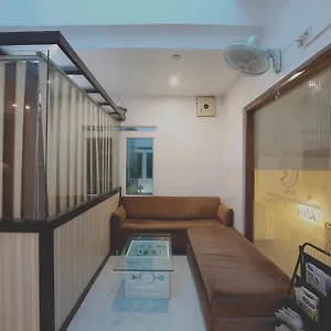 3* Hotel Oyo Royal Brooks